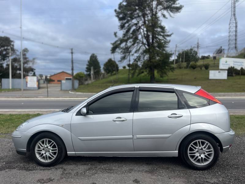 FORD - FOCUS - 2009/2009 - Prata - R$ 27.900,00
