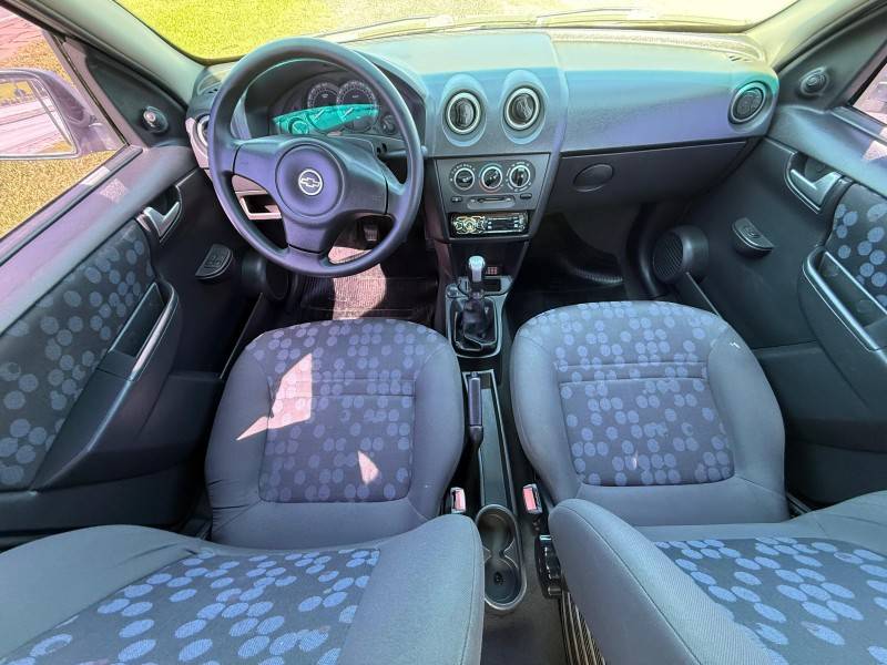 CHEVROLET - PRISMA - 2008/2009 - Prata - R$ 27.900,00