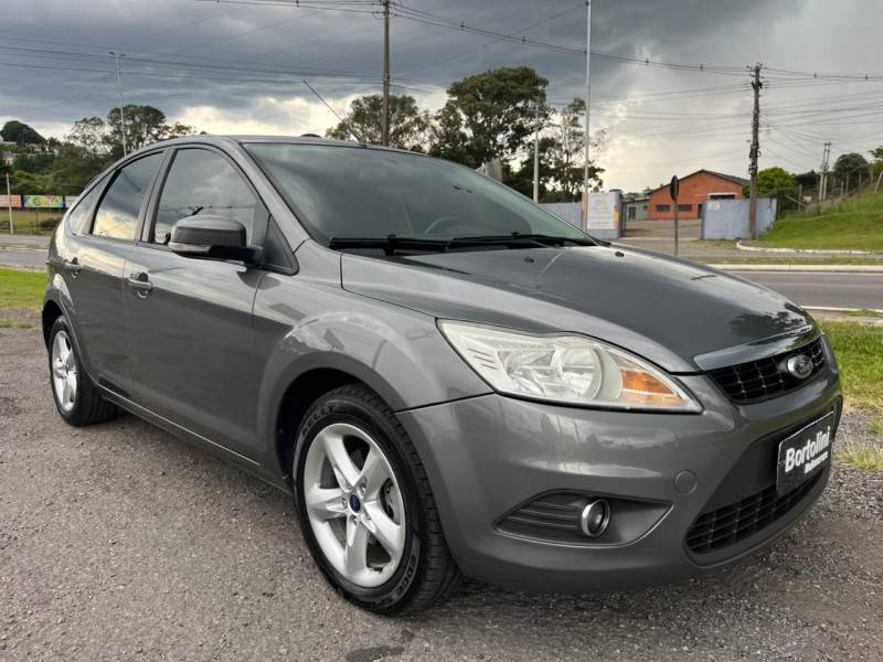 FORD - FOCUS - 2012/2013 - Cinza - R$ 44.900,00