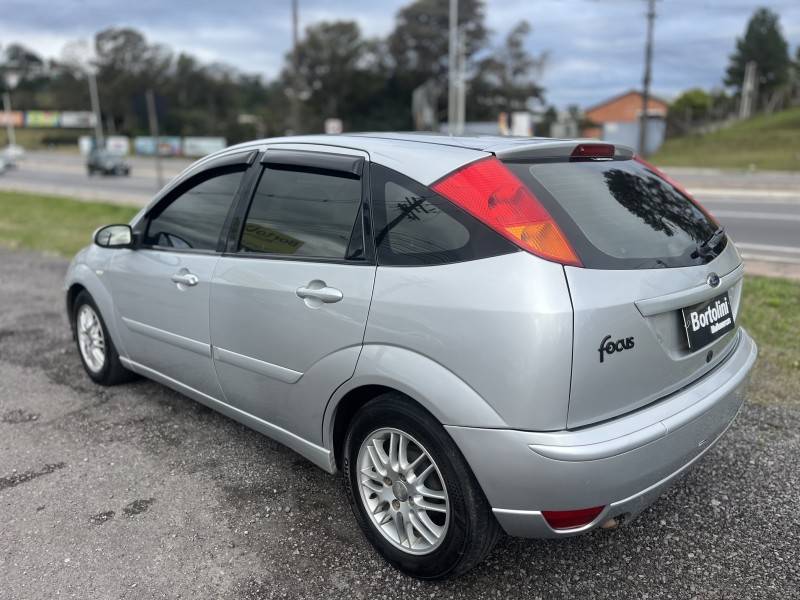 FORD - FOCUS - 2009/2009 - Prata - R$ 27.900,00
