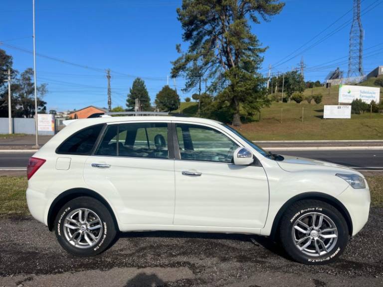 LIFAN - X60 - 2015/2016 - Branca - R$ 44.900,00