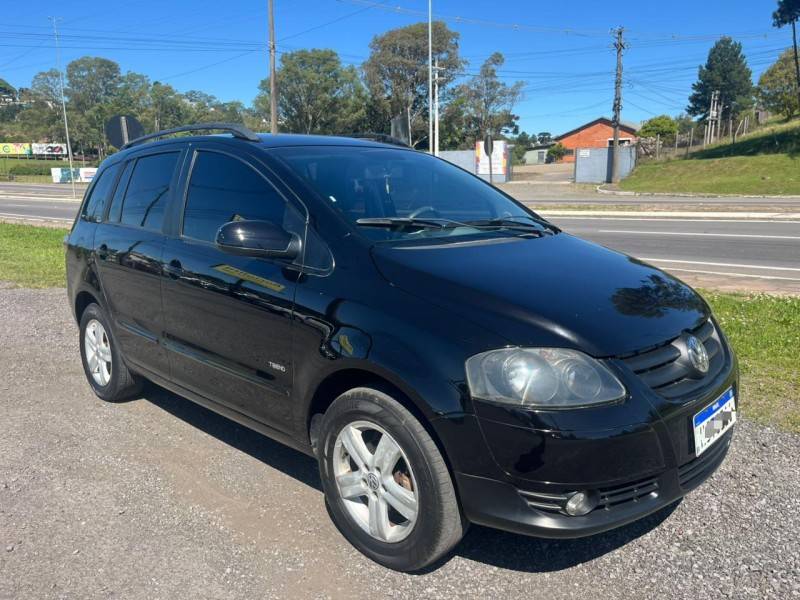 VOLKSWAGEN - SPACEFOX - 2009/2010 - Preta - R$ 30.900,00