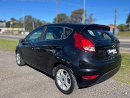 FORD - FIESTA - 2013/2014 - Preta - R$ 42.900,00
